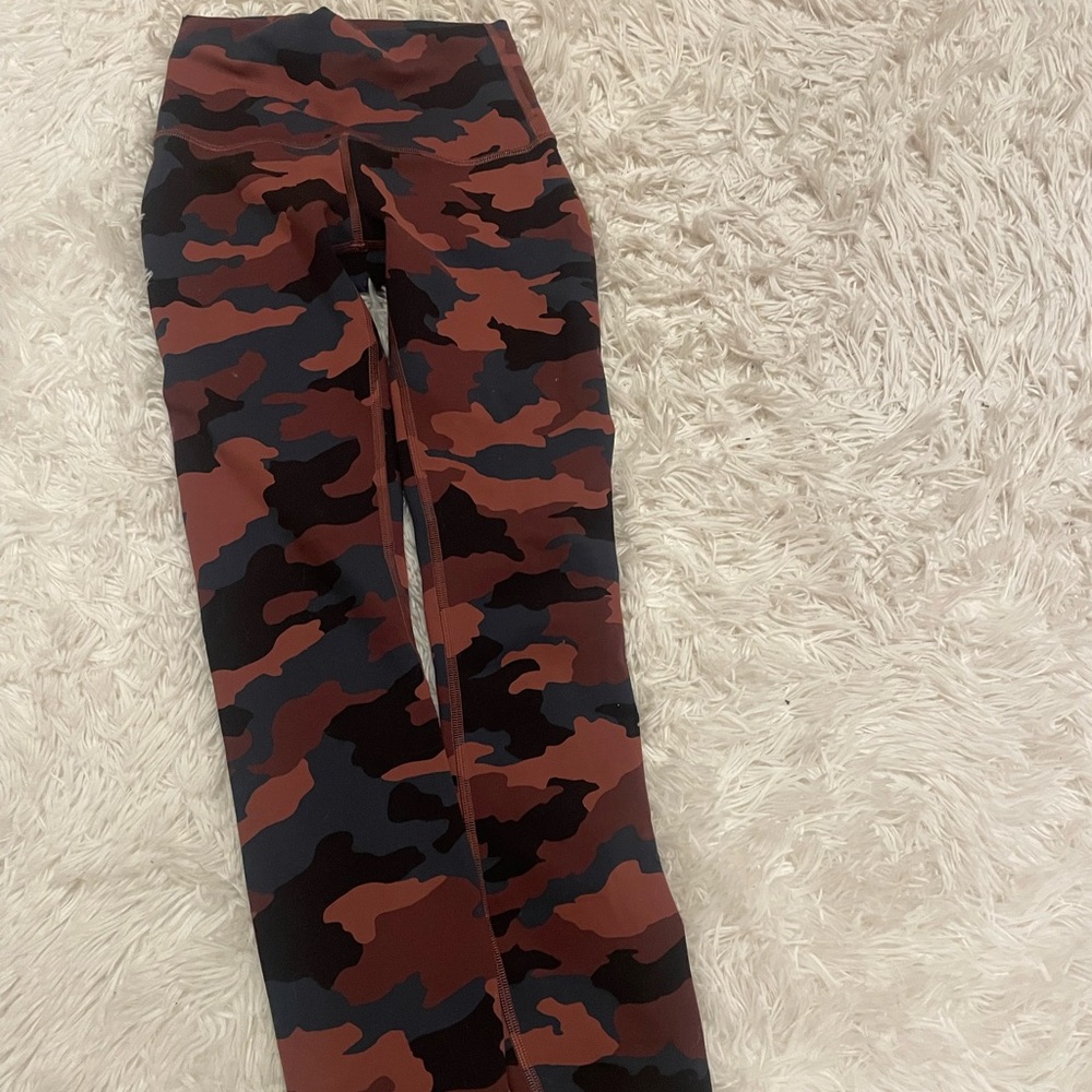 LULULEMON WUNDER TRAINS SIZE 0.